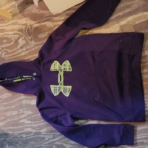 Under Armour sweatshirt